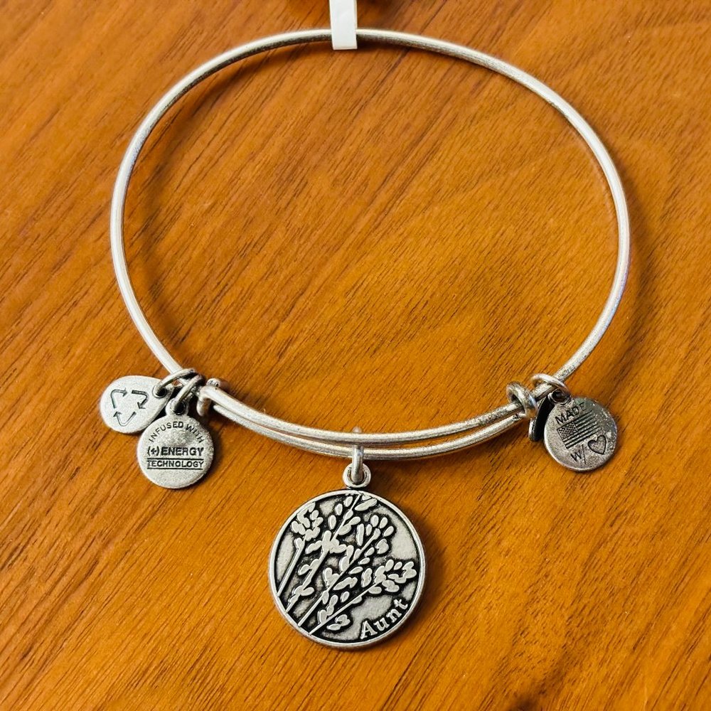 Alex and Ani Expandable Wire Bangle Bracelet - AUNT - New w/ tags